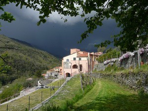 Properties for sale in Italy, on the Italian Rivieras, in the Italian Lakes and Tuscany.